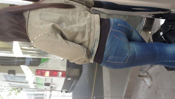 POV video brunette tipu, joka nielee beau's cum jälkeen helvetin