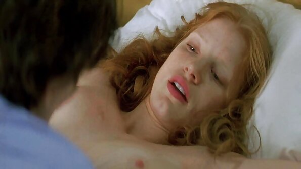 Kiimainen pariskunta ottaa parittelua kameran edessä