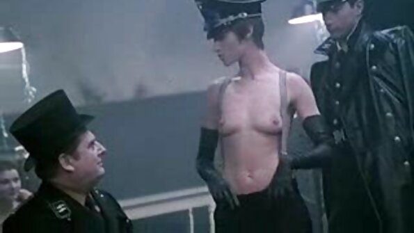 Stimuloiva vauva ei lopeta pakaroiden liikkumista ennen kuin vitun kumulat