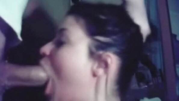 Blondi sluts naida hänen pitkä paksu mulkku yhdessä