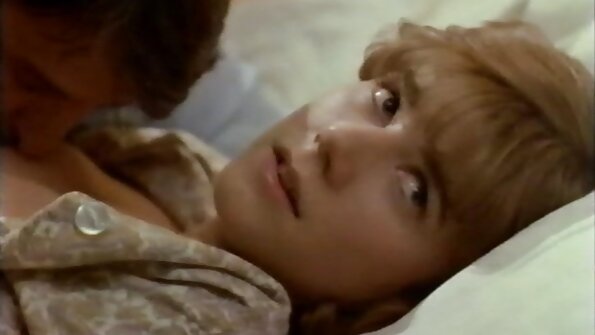 Laiha jätkä valtava kukko nussii kuuma blondi lutka