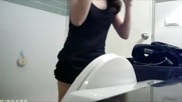 Hoikka shemale parittelee mustan tyttöystävänsä Nikki Darlingin kanssa