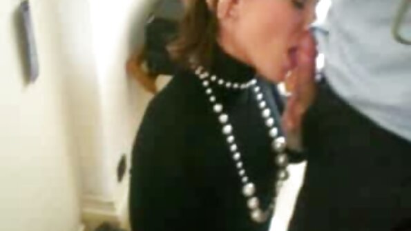 Heidi Mayne rakastaa seksiä ja saa miehen naida häntä sohvalla