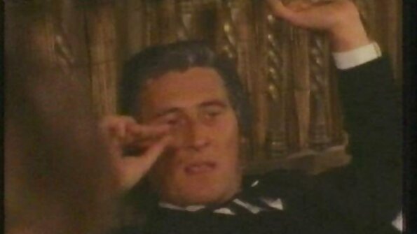 Japanilainen rakas on hänen karvainen ja vaaleanpunainen pillua nuolaisi hänen rakastajansa