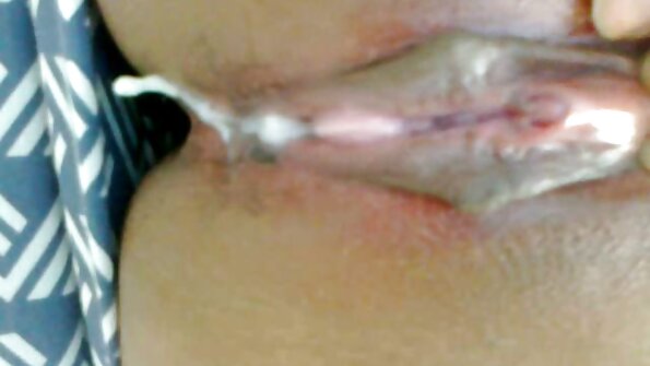 Pojat ovat hyvin kiimaisia ​​ja he tekevät joitain vääriä asioita tälle tytölle