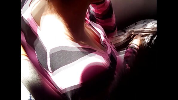 Upea blondi pornokuningatar kaipaa loistavaa lihasauvaa