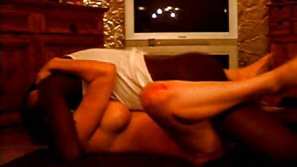 Aidra Fox päällä anaali seksiä hänen iso mulkku haluaa