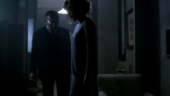 Söpö tyttö, jolla on mahtavat rinnat, ei ole aamu -naida vastaan