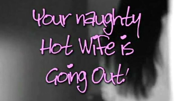 Tuhma äiti tarvitsee opettaa rakkaansa, miten imeä munaa oikein