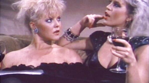 Sovita pornotähti tyttö Abigail Mac nussii kuin kiimainen lutka