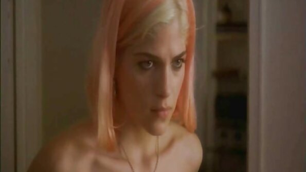 Inked Bombshell nauttii hyvin rakennetun kollegansa hallitsemasta