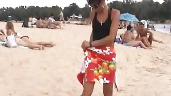 Pitkä ja laiha nainen on perseestä muukalainen tässä kohtauksessa