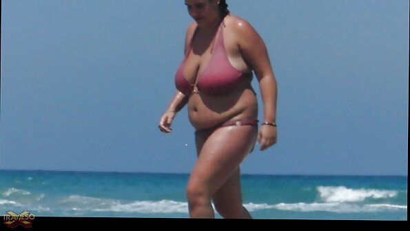 Helvetin kolme kuumaa tyttöä puhelimen seksitoimistossa