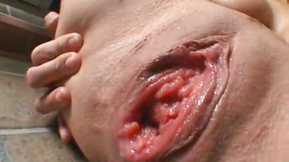 Yksin malli Shyla Jennings masturboi mustat sukat