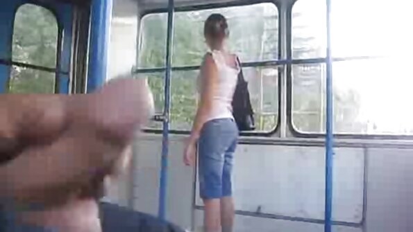 Tennisvalmentaja harrastaa unohtumatonta seksiä likaisen opetuslapsensa kanssa