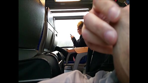 Isotissinen puuma tarvitsee nuorta penistä viihdettä varten