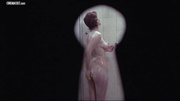 Laiha viettelijä ja hänen poikaystävänsä rakastavat, kunnes hän cums