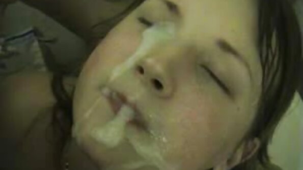 AJ Applegate on aivan mahtava blondi tyttö, jolla on anaaliriippuvuus