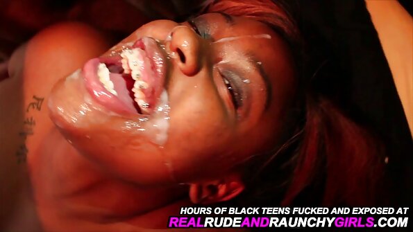 Kiimainen milf on perseestä nastasta naapurustosta