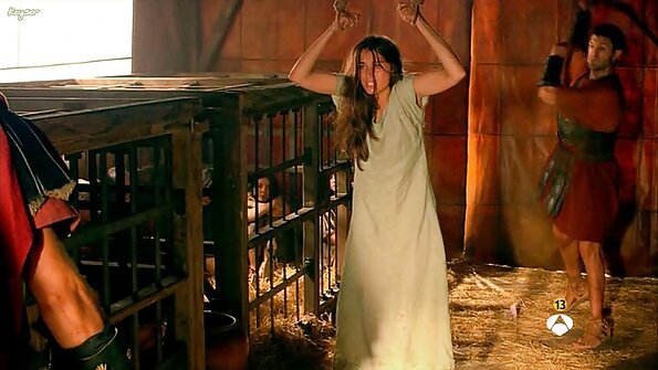 Poikasen riisuutui mekko ja musta murtovaras porasi hänet