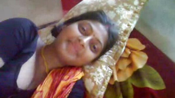 Punapää ja myös blondi tekevät kuumia asioita dickien edessä