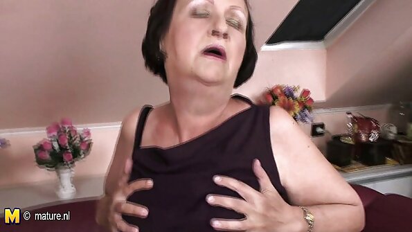 Aistillinen helvetin hänen kaunis nuori tytärpuoli