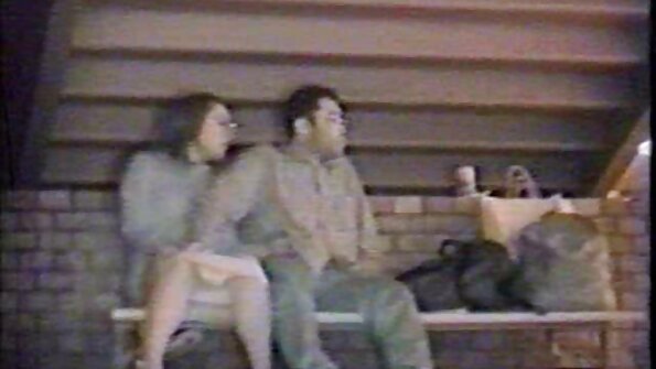 Katrina Jade ratsastaa iso mulkku kaveri hänen makuuhuoneessa