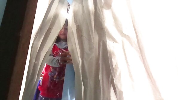 Omistaja kallis auto ansaitsee ryhmä vittu slutty tyttöjä