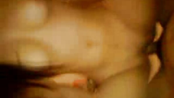 Punapää on munaa kun hän on hänen lenkkarit anally