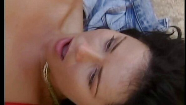 Äärimmäinen kaksinkertainen tunkeutuminen blondien ja mustien kavereiden kanssa