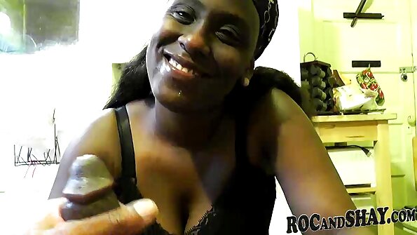 Seksikäs alusvaatteiden esittely muuttui hardcore anaali naida