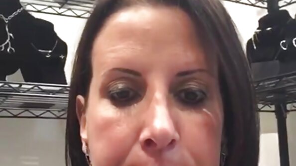 Megan Rain imee munaa aasialaisesta kusipäästä