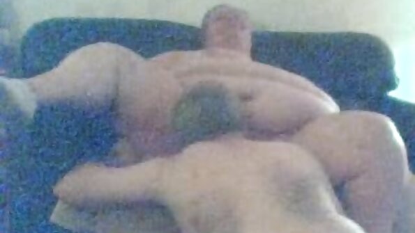 Puheopettaja on niin kuuma, että se viettelee kaksi teini -ikäistä opiskelutyttöä seksiä varten