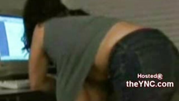 Casca Akashova kutsuu Dixie Lynnin lesboksi