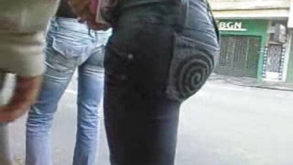 Ihana tyttö köysissä kiduttaa hänen kinky master