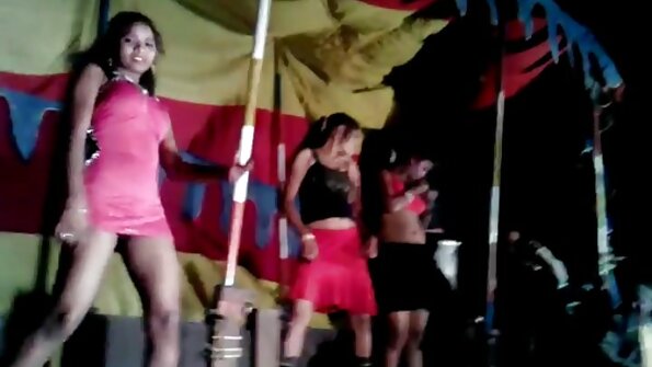 Blondi milf saa tunkeutua lähetyssaarnaaja tyyliin hänen poikapuolensa