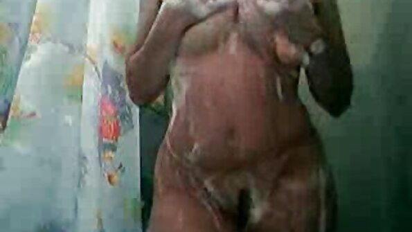 Inked blondi saa paljon jizz koko hänen kauniit kasvonsa seksin jälkeen