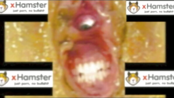 Lihava tipu, jolla on valtavat tissit ja iso perse, käyttää suurta dildoa