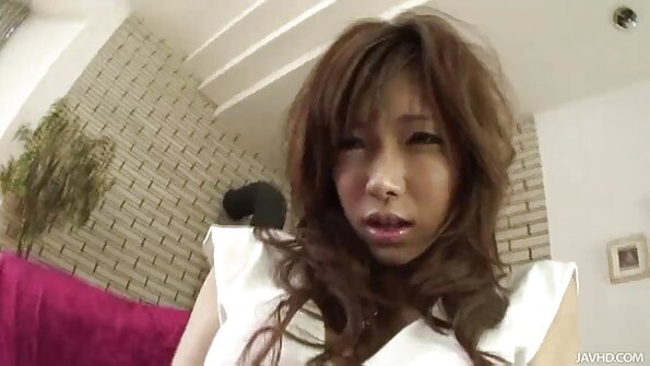 Kuuma asia houkutteli poikaa ja sai hänet naida pillua niin intohimoisesti