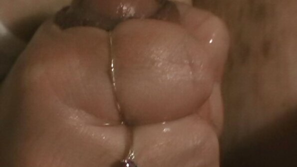 Teini blondi on lutka hänen iso kalu ja kuuma seksi