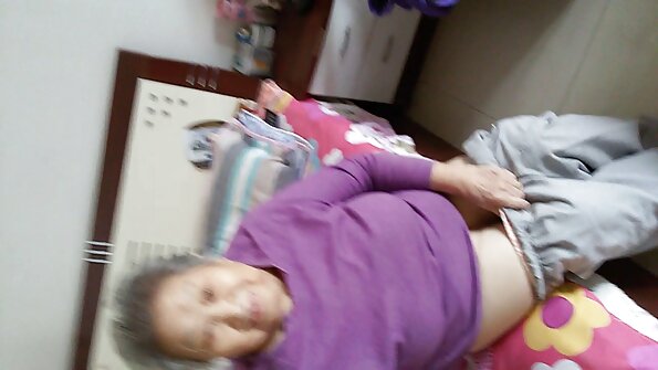 Hämmästyttävä blondi osoittaa sensaatiomaisia likaisia taitojaan